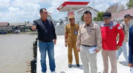 MENGUNJUNGI : Kepala Dislutkan Provinsi H. Darliansjah saat mengunjungi UPT PP Kuala Pembuang belum lama ini.(IST)