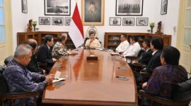 MENERIMA : Presiden RI Prabowo Subianto menerima kehadiran delapan pengusaha besar di Istana Kepresidenan Jakarta pada Kamis, (6/3).(IST/Istana)