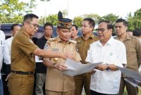 Gubernur Kalteng saat meninjau kondisi terkini GKE Maranatha Palangka Raya.(IST)