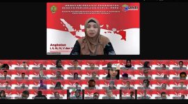 SAMBUTAN : Kepala BPSDM Provinsi Kalteng Rahmawati saat membacakan sambutan Gubernur pada penutupan orientasi melalui platform virtual Zoom Meeting, Jumat (7/3).(IST)