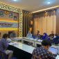 IKUTI : Kepala Inspektur Daerah Provinsi Kalteng Saring, saat mengikuti Exit Meeting dengan Tim Evaluasi dan Monitoring dari BPKP Perwakilan Kalteng yang dilaksanakan di Ruang Rapat Inspektorat Daerah, Jumat (14/3).(IST)