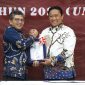 PENYERAHAN : Wakil Gubernur Provinsi Kalteng H Edy Pratowo serahkan Laporan Keuangan Pemerintah Daerah Tahun 2024 kepada Kepala Badan Pemeriksa Keuangan (BPK) RI Perwakilan Kalteng, di Kantor BPK RI Perwakilan Kalteng, Kamis (27/3).(IST)