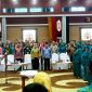 Aisyah Thisia Agustiar Sabran saat melantik Ketua TP-PKK Kabupaten Kota.(IST)