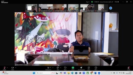 RAPAT : Kabid Kedaruratan dan Logistik BPBD Provinsi Kalteng saat memimpin rapat melalui zoom meeting dengan BPBD Kabupaten/Kota, Jumat (7/3).(IST)
