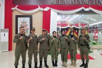 FOTO BERSAMA: Tim Pengamanan Satpol PP Provinsi Kalteng saat foto bersama usai melakukan pengamanan pada acara serah terima jabatan Gubernur di Aula Jayang Tingang Lantai II Kantor Gubernur Kalteng pada Rabu malam (5/3).(IST)