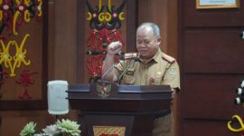 SAMBUTAN : Plh Asisten Pemkesra Setda Provinsi Kalteng Maskur saat menyampaikan sambutannya saat rapat koordinasi yang dilaksanakan di Aula Eka Hapakat LT. III Kantor Gubernur Kalteng, Selasa (11/03).(IST)