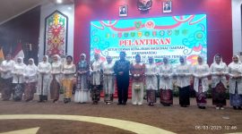 Wakil Gubernur Edy Pratowo, bersama Ketua Dekranasda Kalteng Aisyah Thisia Agustiar Sabran dan ketua Dekranasda kabupaten kota.(IST)