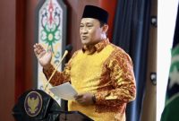 FOTO BERSAMA: Wakil Gubernur Provinsi Kalteng H.Edy Pratowo saat foto bersama dengan Ketua MW KAHMI Kalteng H Abdul Razak Ketua Umum Himpunan Pengusaha KAHMI Kalteng Junaidi dan Ketua HMI beserta Anggotanya usai pelantikan, Minggu (9/3).(IST)