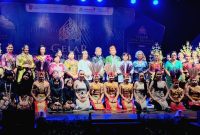 Yuas Elko bersama talenta perempuan Kalimantan Tengah.(IST)