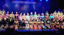 Yuas Elko bersama talenta perempuan Kalimantan Tengah.(IST)