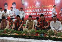 Gubernur saat duduk bersama dalam berbuka puasa.(IST)