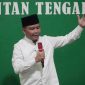 SAMBUTAN : Gubernur Provinsi Kalteng, H.Agustiar Sabran saat membacakan sambutan pada acara buka bersama  
Pengurus Wilayah Nahdlatul Ulama (PWNU) Kalteng, di Halaman Kantor PWNU Kalteng, Selasa (25/3).(IST)