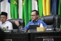 ARAHAN : Wamendagri Bima Arya Sugiarto saat menyampaikan arahannya saat Rapat Koordinasi yang digelar secara hybrid dari Gedung Sasana Bhakti Praja (SBP) Kantor Pusat Kemendagri, Jakarta, Senin (17/3).(IST)