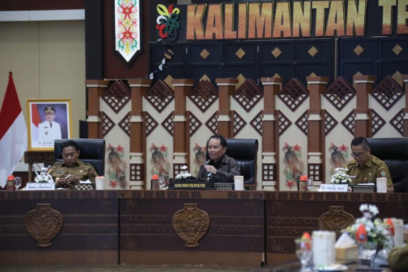 GUBERNUR - Agustiar Sabran saat memberikan arahan dalam rapat konsolidasi.(IST)