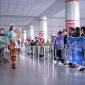 BERTOLAK : Puteri Indonesia Provinsi Kalteng Ahsan Nadia Ramadhana saat akan bertolak ke Jakarta dari Bandara Tjilik Riwut dalam rangka ajang Pemilihan Puteri Indonesia Tahun 2025, Sabtu (12/4).(IST)