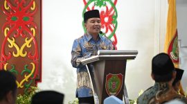 SAMBUTAN : Gubernur Provinsi Kalimantan Tengah (Kalteng), H. Agustiar Sabran saat menyampaikan sambutannya pada jamuan makan malam (Welcome Dinner) menyambut kehadiran Tim Asesor Badan Akreditasi Nasional Perguruan Tinggi (BAN-PT) di Istana Isen Mulang, Rabu malam (16/4).(IST)