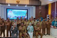 WAKIL GUBERNUR - Edy Pratowo bersama Ketua TP-PKK Kalteng Aisyah Agustiar Sabran, Kepala Bapperida Kalteng Leonard, narasumber, serta Bupati Wali kota se-Kalteng.(IST)