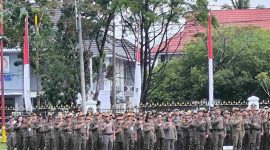MENGHADIRI : Sejumlah Satpol PP Provinsi Kalteng turut menghadiri Apel Besar dan Halalbihalal di Kantor Gubernur, Selasa (8/4).(IST)
