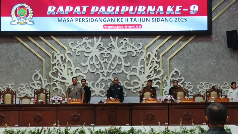 MENGHADIRI - Wakil Gubernur Kalimantan Tengah Edy Pratowo saat menghadiri Rapur DPRD Kalteng, bersama Ketua DPRD Arton S. Dohong, turut hadir Unsur Forkopimda.(IST)