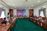 RAPAT : Suasana rapat koordinasi terkait pembentukan FPK untuk masa kerja 2025–2026, yang di gelar di ruang Rahan Pumpung Hapakat, Kantor Kesbangpol Provinsi Kalteng, Jumat (25/4).(IST)