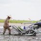 SERENTAK - Gubernur Agustiar Sabran ikut tanam padi serentak dari desa Lempuyang Kab. Kotawaringin Timur.(IST)