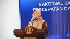 SAMBUTAN : Asisten Ekbang Setda Provinsi Kalteng Sri Widanarni saat menyampaikan sambutannya saat Rakorwil P2DD Tahun 2025, di Executive Lounge Kantor Perwakilan Bank Indonesia Kalteng, Selasa (29/4).(IST)