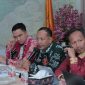 PAPARAN : Kepala Bidang Pemberdayaan Ekonomi dan Investasi Desa Murtadho Bishri saat menyampaikan paparan saat menerima kunjungan kerja dari Anggota DPRD Kabupaten Kotim di Aula Lewu Berkah Dinas PMD Provinsi Kalteng, Kamis (10/4).(IST)