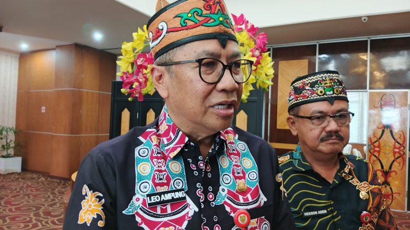 REKOMENDASI - Plt. Sekda Kalteng Leonard, bersama Staf Ahli Gubernur bidang Pemkumpol Herson B. Aden.(IST)