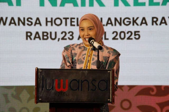 MENDUKUNG - Ketua Dekranasda Kalteng Thisia dukung IKM/UKM melalui berbagai pelatihan.(IST)