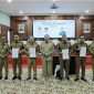 COFFEE MORNING : Gubernur Provinsi Kalsel H.Muhidin saat memimpin agenda coffee morning bersama jajaran kepala SKPD di Ruang Rapat Idham Chalid, Sekretariat Daerah Provinsi Kalsel, Senin (14/4).(IST)