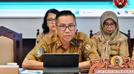 MEMBAHAS - Leonard S. Ampung paparkan Rencana Awal RPJMD Kalteng 2025-2029 bersama DPRD Kalimantan Tengah.(IST)