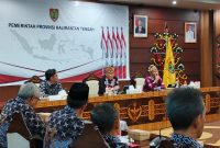 PENGAWASAN - Plt. Sekda Kalteng Leonard saat menghadiri rapat hasil atensi dari BPKP Kalimantan Tengah.(IST)