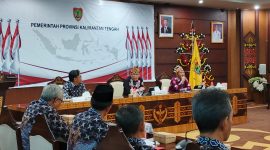 PENGAWASAN - Plt. Sekda Kalteng Leonard saat menghadiri rapat hasil atensi dari BPKP Kalimantan Tengah.(IST)