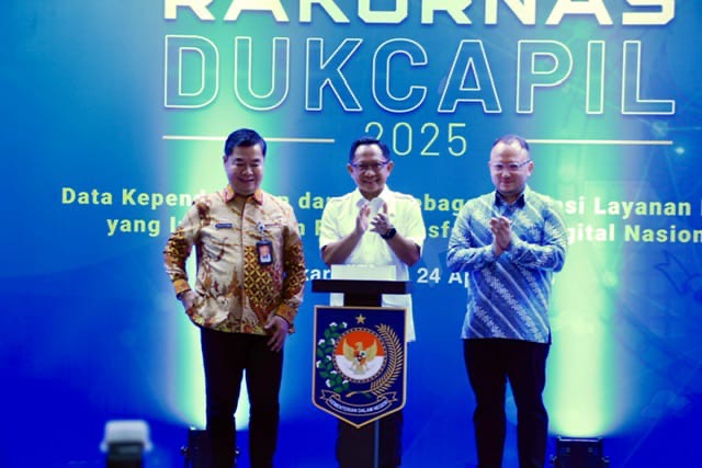 MENGAPRESIASI - Menteri Dalam Negeri Tito Karnavian, Apresiasi Kinerja Dukcapil Kemendagri.(IST)