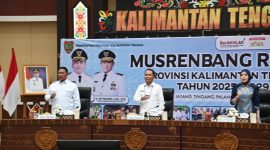 MUSRENBANG: Gubernur Kalteng, H. Agustiar Sabran beserta Wakil Gubernur H. Edy Pratowo, Ketua TP-PKK Provinsi Aisyah Thisia Agustiar Sabran saat menghadiri Musrenbang untuk menyusun RPJMD periode 2025–2029, di Aula Jayang Tingang, Rabu (28/05).(IST)