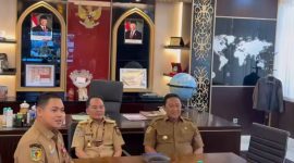 EDUKATIF : Gubernur Kalimantan Tengah, H. Agustiar Sabran, bersama Wakil Gubernur H. Edy Pratowo, dan Plt Kepala Dinas Pendidikan Provinsi Kalteng, Muhammad Reza Prabowo,
menggelar kegiatan edukatif bertajuk Gubernur Mengajar secara virtual pada Senin (26/05).(IST)