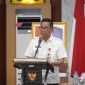 SAMBUTAN : Plt Sekda Leonard S Ampung saat  menyampaikan sambutan saat Lokakarya Pengarusutamaan SDGs ke dalam RPJMD 2025–2029 di Aula Bapperida Provinsi Kalteng, Rabu (7/5).(IST)