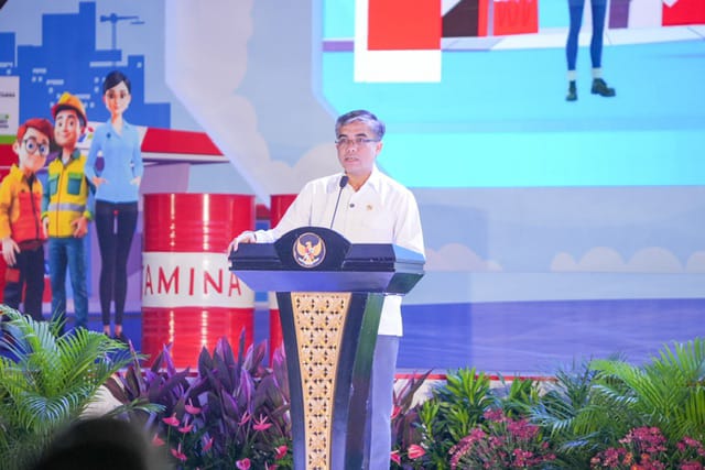 ARAHAN : Menteri Ketenagakerjaan Yassierli saat menyampaikan arahannya saat menghadiri perayaan Hari Buruh Internasional (May Day) 2025 yang digelar di Pertamina Arena, Simprug, Jakarta Selatan, Kamis (1/5).(IST)