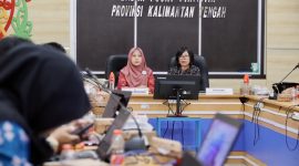 HADIRI : Asisten Ekbang Setda Provinsi Kalteng Sri Widanarni saat menghadiri Konferensi Pers Berita Resmi Statistik BPS Provinsi Kalteng, Jumat (2/4).(IST)