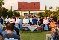 OLAHRAGA - Gubernur joging bersama Ketua PWI Kalteng, Wakil Staf Kepresidenan Muhammad Qodari, Plt. Sekda Kalteng dan Perangkat Daerah.(IST)