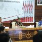 RAKOR : Gubernur Provinsi Kalteng H. Agustiar Sabran saat memimpin Rakor pembahasan pengaturan lalu lintas angkutan hasil perkebunan, kehutanan dan pertambangan yang digelar di Aula Eka Hapakat, Kantor Gubernur Kalteng, pada Kamis (15/5).(IST)
