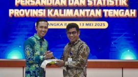 SARTIJAB : Agus Siswadi selaku Kepala Dinas Diskominfosantik sebelumnya saat serah terima jabatan kepada Rangga Lesmana yang kini menjabat sebagai Plt Kepala Diskominfosantik, Selasa (13/5).(IST)