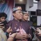 DIWAWANCARAI: Wakil Gubernur Provinsi Kalteng H. Edy Pratowo didampingi Plt. Kepala Dinas Pendidikan Kalteng, Muhammad Reza Prabowo saat diwawancarai awak media usai upacara Hardiknas 2025, yang digelar di halaman Dinas Pendidikan Provinsi Kalteng, Jumat (2/5).(IST)
