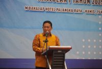 SAMBUTAN : Wakil Gubernur Provinsi Kalteng H.Edy Pratowo menyampaikan sambutan saat membuka Rakordalev Triwulan I Tahun 2025, Kamis (15/5).(IST)