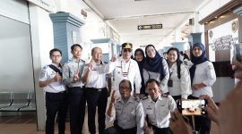 KUNJUNGAN : Gubernur Kalteng H. Agustiar Sabran saat foto bersama usai melakukan kunjungan kerja ke Terminal Bus AKAP W.A Gara, Rabu (28/5).(IST)