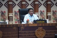 BERI ARAHAN : Wakil Gubernur Provinsi Kalteng, H.Edy Pratowo, saat menyampaikan arahan memimpin Pra-Rakor yang digelar di Aula Jayang Tingang, Kantor Gubernur Kalteng, Jumat (16/5).(IST)
