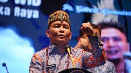 SAMBUTAN : Gubernur Provinsi Kalteng H. Agustiar Sabran, saat menyampaikan sambutan pada kegiatan Perayaan Paskah dan Ucapan Syukur Provinsi Kalimantan Tengah Tahun 2025 yang diselenggarakan di Stadion Tuah Pahoe, Palangka Raya, pada Jumat (2/5).(IST)