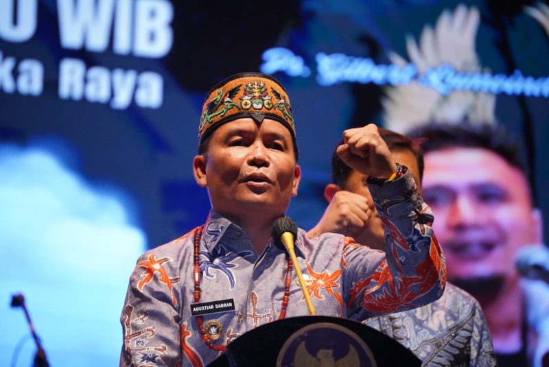 SAMBUTAN : Gubernur Provinsi Kalteng H. Agustiar Sabran, saat menyampaikan sambutan pada kegiatan Perayaan Paskah dan Ucapan Syukur Provinsi Kalimantan Tengah Tahun 2025 yang diselenggarakan di Stadion Tuah Pahoe, Palangka Raya, pada Jumat (2/5).(IST)