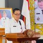 SAMBUTAN : Staf ahli Gubernur Bidang Ekonomi, Keuangan, dan Pembangunan, Yuas Elko saat menyampaikan sambutan saat kegiatan Uji Kompetensi dan Sertifikasi Jabatan Fungsional Satpol PP  yang di gelar di Aula Sei Kapuas BPSDM Kalteng, Rabu (7/5).(IST)