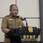 SAMBUTAN : Plh Asisten Pemerintahan dan Kesejahteraan Rakyat Setda Kalteng, Maskur saat menyampaikan sambutan Rapat koordinasi tahapan revitalisasi bahasa daerah yang digelar di Aula Balai Penjaminan Mutu Pendidikan (BPMP) Kalteng, Senin (5/5).(IST)